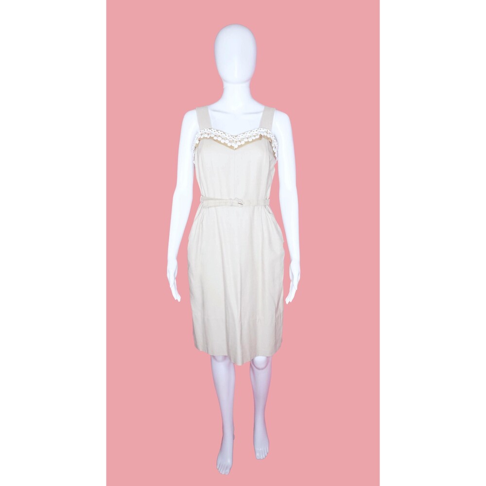 1950s BASILA Wiggle Dress W/Matching Belt & Lace FLORAL/Bow Neckline. S-M. AS IS